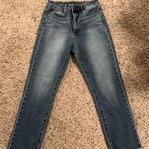 Articles of Society cropped denim jeans, great used condition. Size 25.